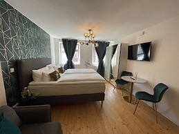 Deluxe Studio La Gatita Amable