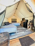 10 Blue River Camp - Glamping Cabin