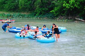 10 Blue River Camp - Glamping Cabin