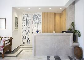 TheArtemis - Perissa Hotel