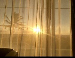 Aw Hotel Holidays Palace