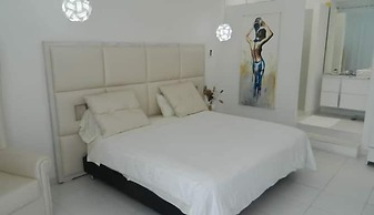 Aw Hotel Holidays Palace