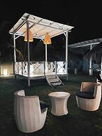 Aw Hotel Holidays Palace