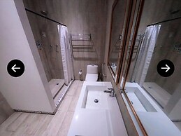 Aw Hotel Holidays Palace