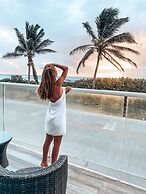 Aw Hotel Holidays Palace