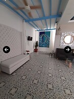 Aw Hotel Holidays Palace