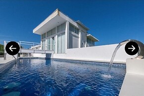 Aw Hotel Holidays Palace