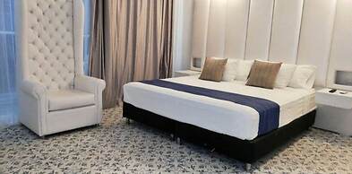 Aw Hotel Holidays Palace