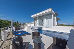 Aw Hotel Holidays Palace