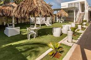 Aw Hotel Holidays Palace