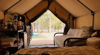 16 Blue River Camp - Glamping Cabin