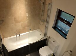 Cosy South Gloucestershire Cabin Retreat