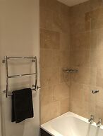 Cosy South Gloucestershire Cabin Retreat