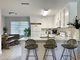 Sand Dollar Condo by ALBVR