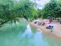 Son's Blue River Camp Glamping Cabin O