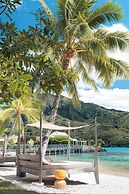 Cook's Bay Hotel and Suites