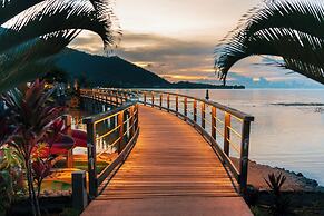 Cook's Bay Hotel and Suites