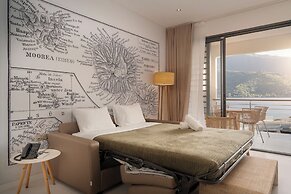 Cook's Bay Hotel and Suites