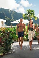 Cook's Bay Hotel and Suites