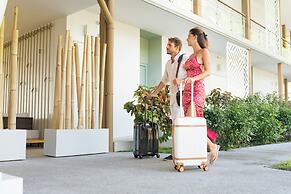 Cook's Bay Hotel and Suites