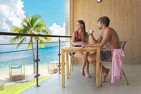 Cook's Bay Hotel and Suites