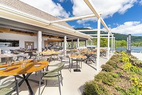 Cook's Bay Hotel and Suites