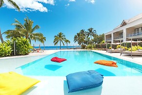 Cook's Bay Hotel and Suites