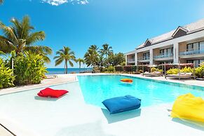 Cook's Bay Hotel and Suites