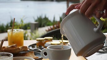 Cook's Bay Hotel and Suites