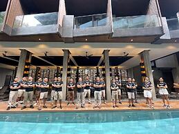 The Funny Lion El Nido