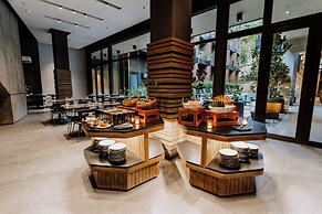 The Funny Lion El Nido