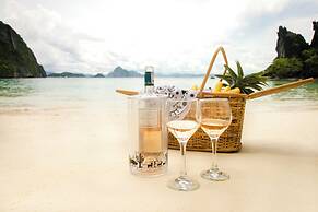 The Funny Lion El Nido