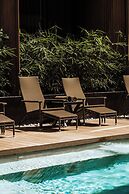 The Funny Lion El Nido