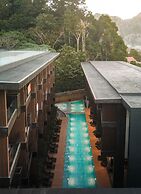 The Funny Lion El Nido