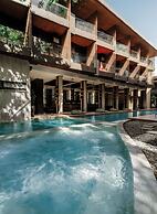 The Funny Lion El Nido