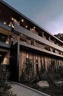 The Funny Lion El Nido