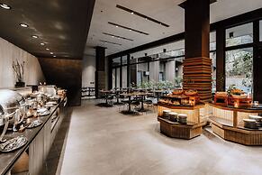 The Funny Lion El Nido