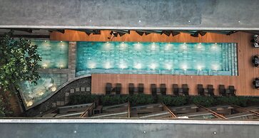 The Funny Lion El Nido