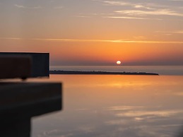 Santo Mine Oia Suites