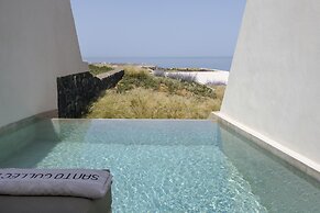 Santo Mine Oia Suites