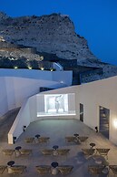 Santo Mine Oia Suites