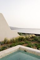 Santo Mine Oia Suites