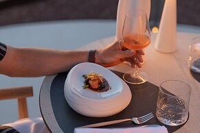 Santo Mine Oia Suites