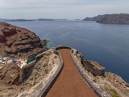 Santo Mine Oia Suites