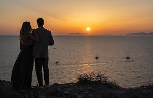 Santo Mine Oia Suites