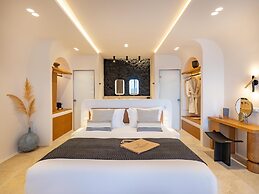 Santo Mine Oia Suites
