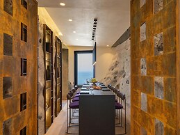 Santo Mine Oia Suites