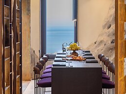 Santo Mine Oia Suites