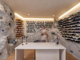 Santo Mine Oia Suites