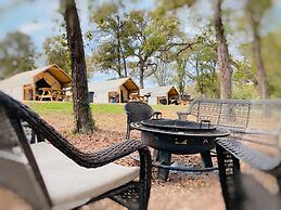 Son's Blue River Camp Glamping Cabin Q